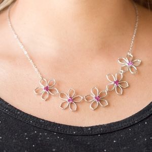 Flowered necklace and braclet set